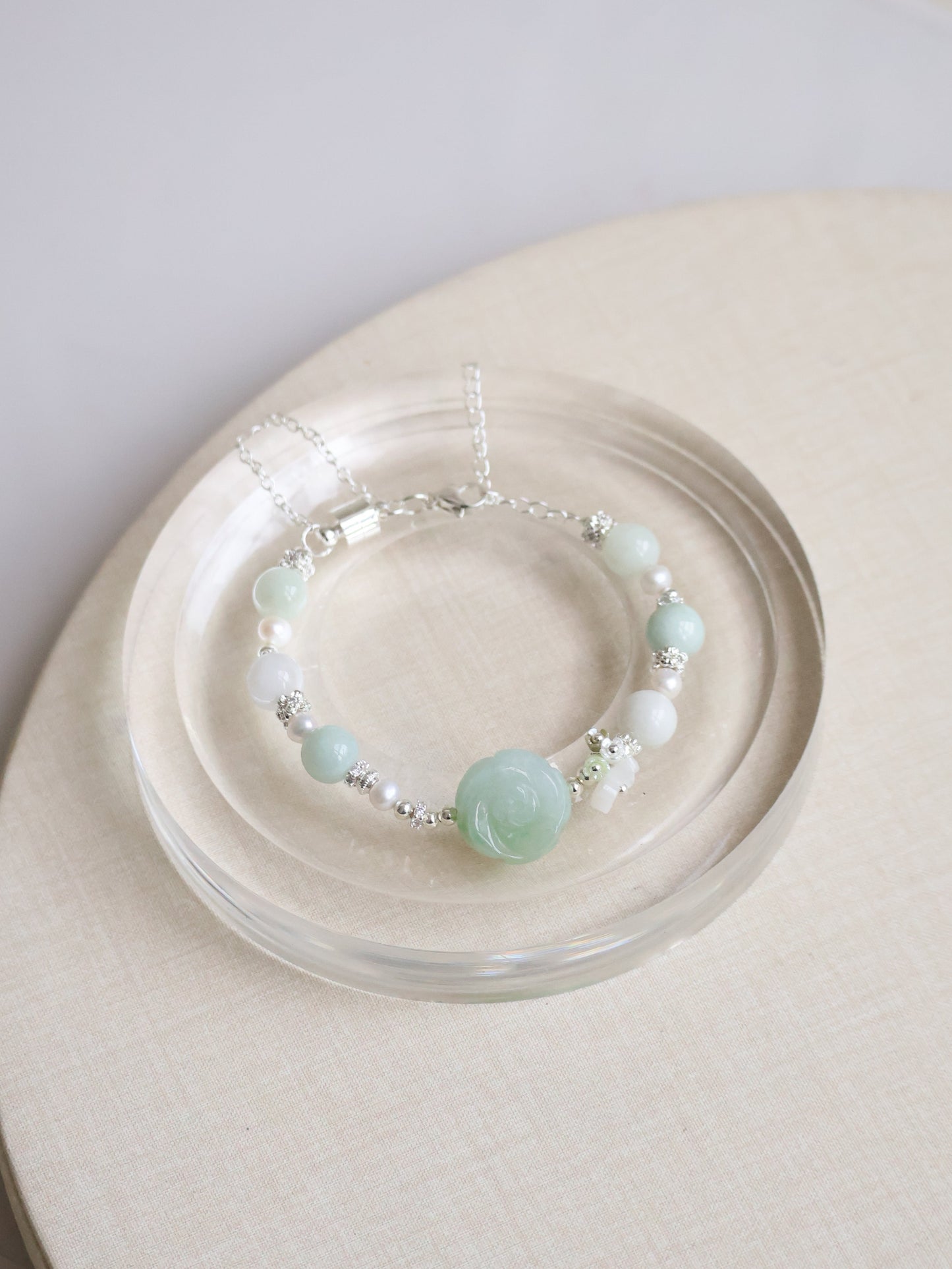 Green Jadeite & Freshwater Pearl — Viridiflora | 8mm (Elastic, Magenta Clasp)