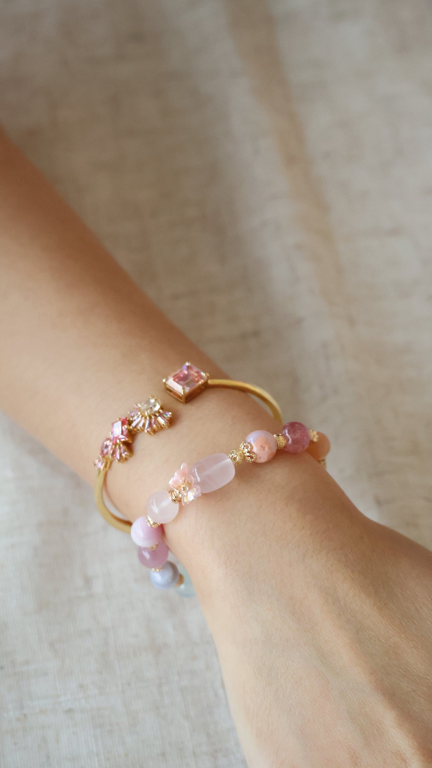 Cat’s Eye, Blue Lace Agate, Aquamarine, Lavender Rose Quartz, Kunzite, Flower Agate, Rose Quartz, Peach Moonstone, Strawberry Quartz, Citrine, Andesine Labradorite & Lemon Quartz — Bloomelle Duobao (Multi Gems) | 8mm (Elastic, OT Clasp)