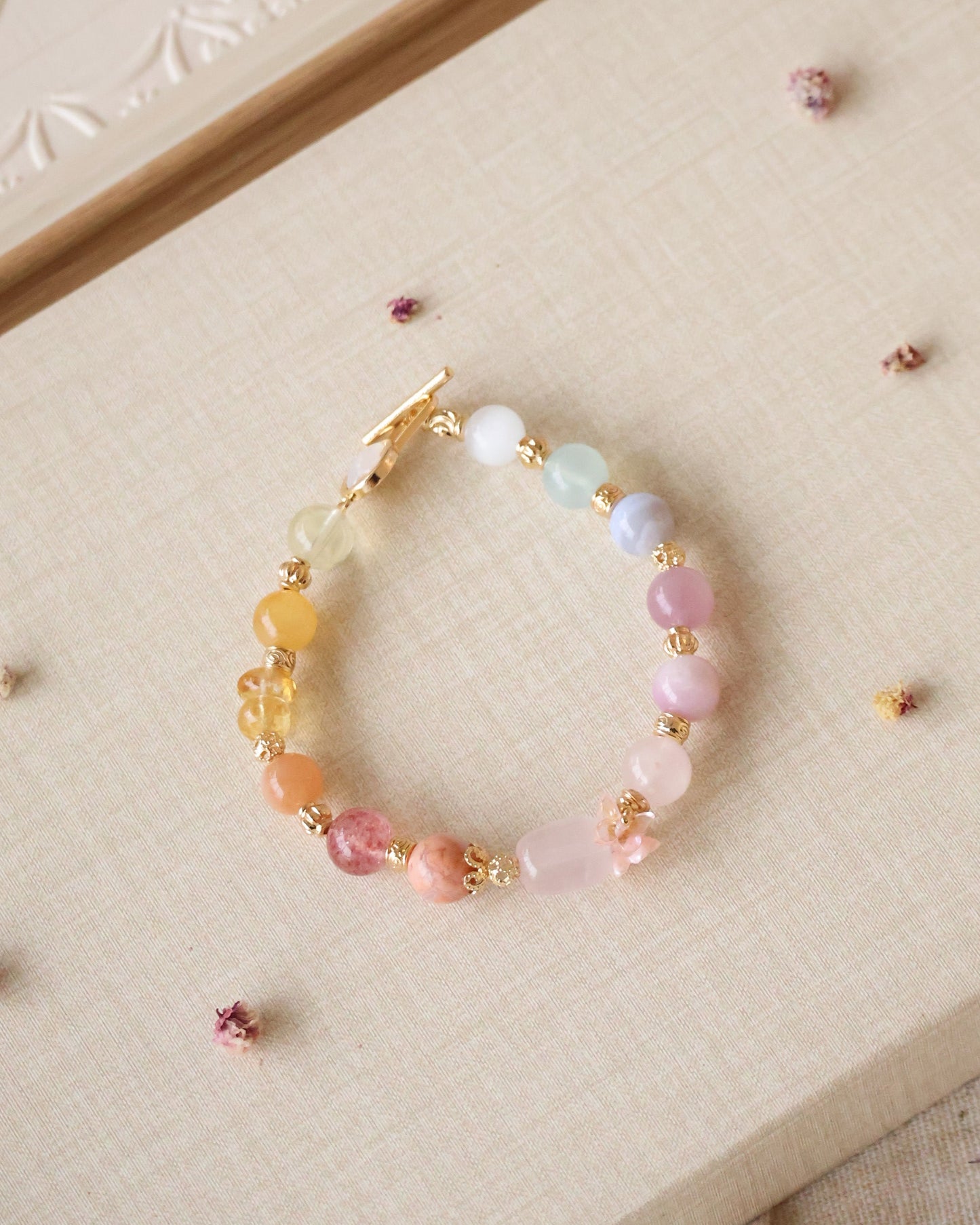 Cat’s Eye, Blue Lace Agate, Aquamarine, Lavender Rose Quartz, Kunzite, Flower Agate, Rose Quartz, Peach Moonstone, Strawberry Quartz, Citrine, Andesine Labradorite & Lemon Quartz — Bloomelle Duobao (Multi Gems) | 8mm (Elastic, OT Clasp)