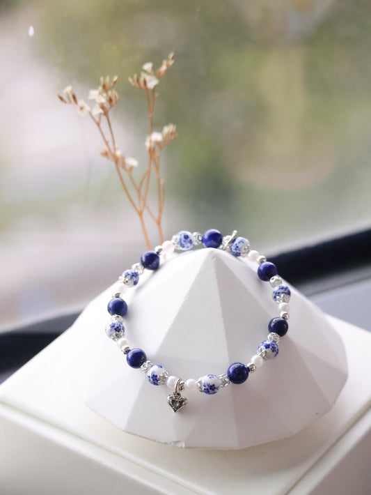Lapis Lazuli with Heart Dangly — Chinese Porcelain Inspired | 6mm (Elastic)
