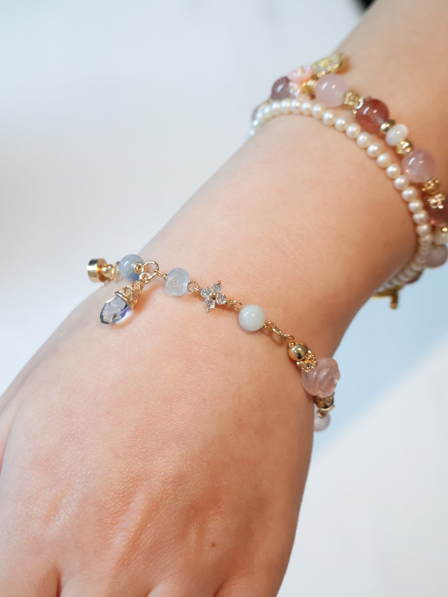 Rose Quartz, Blue Kyanite, Blue Topaz, Aquamarine & Rhodonite — Rosen Bleu Chain Bracelet | 8mm (Magnetic Opening, Chain)