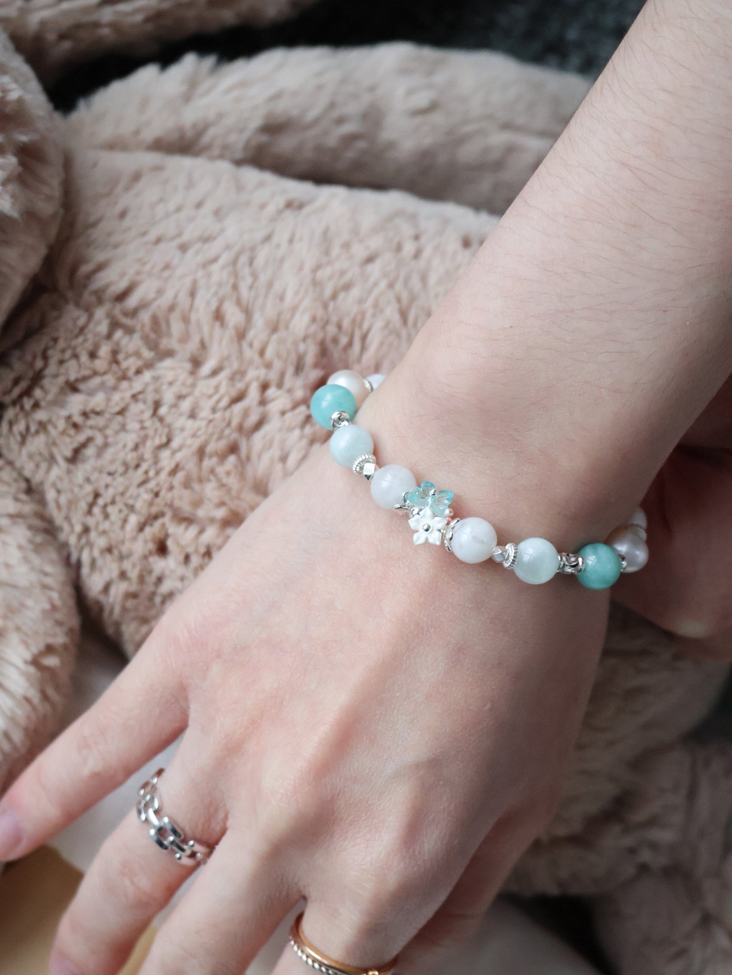 Amazonite, Freshwater Pearl, Aquamarine & Snow Garden Rose Quartz Crystal Bracelet — Freina | 8mm (Elastic)