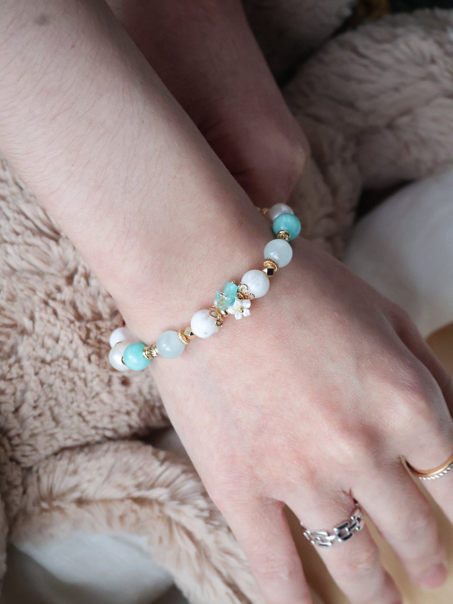 Amazonite, Freshwater Pearl, Aquamarine & Snow Garden Rose Quartz Crystal Bracelet — Freina | 8mm (Elastic)