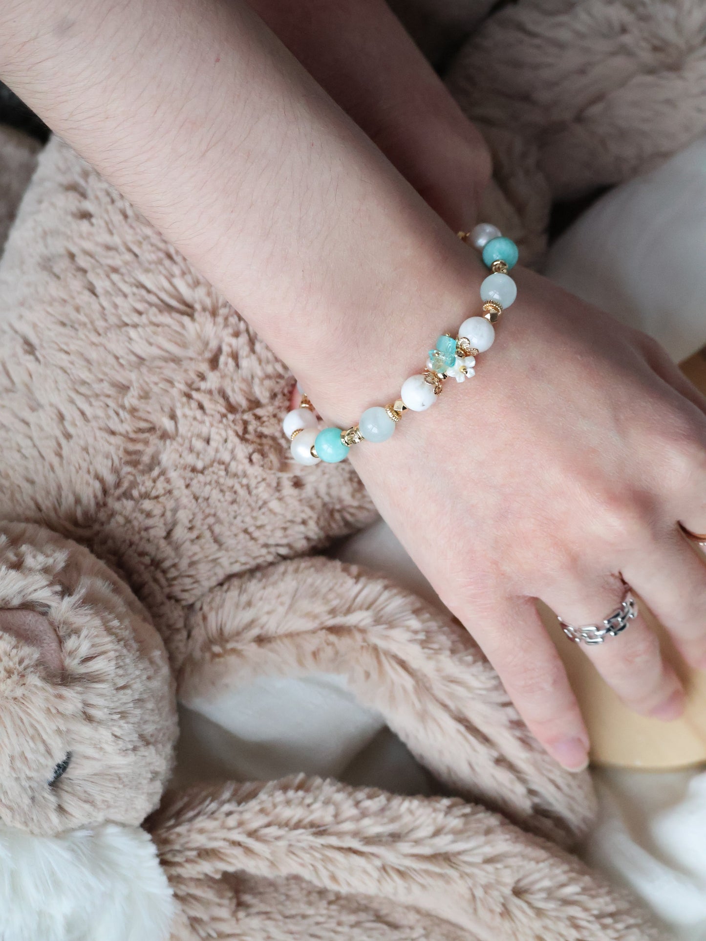 Amazonite, Freshwater Pearl, Aquamarine & Snow Garden Rose Quartz Crystal Bracelet — Freina | 8mm (Elastic)