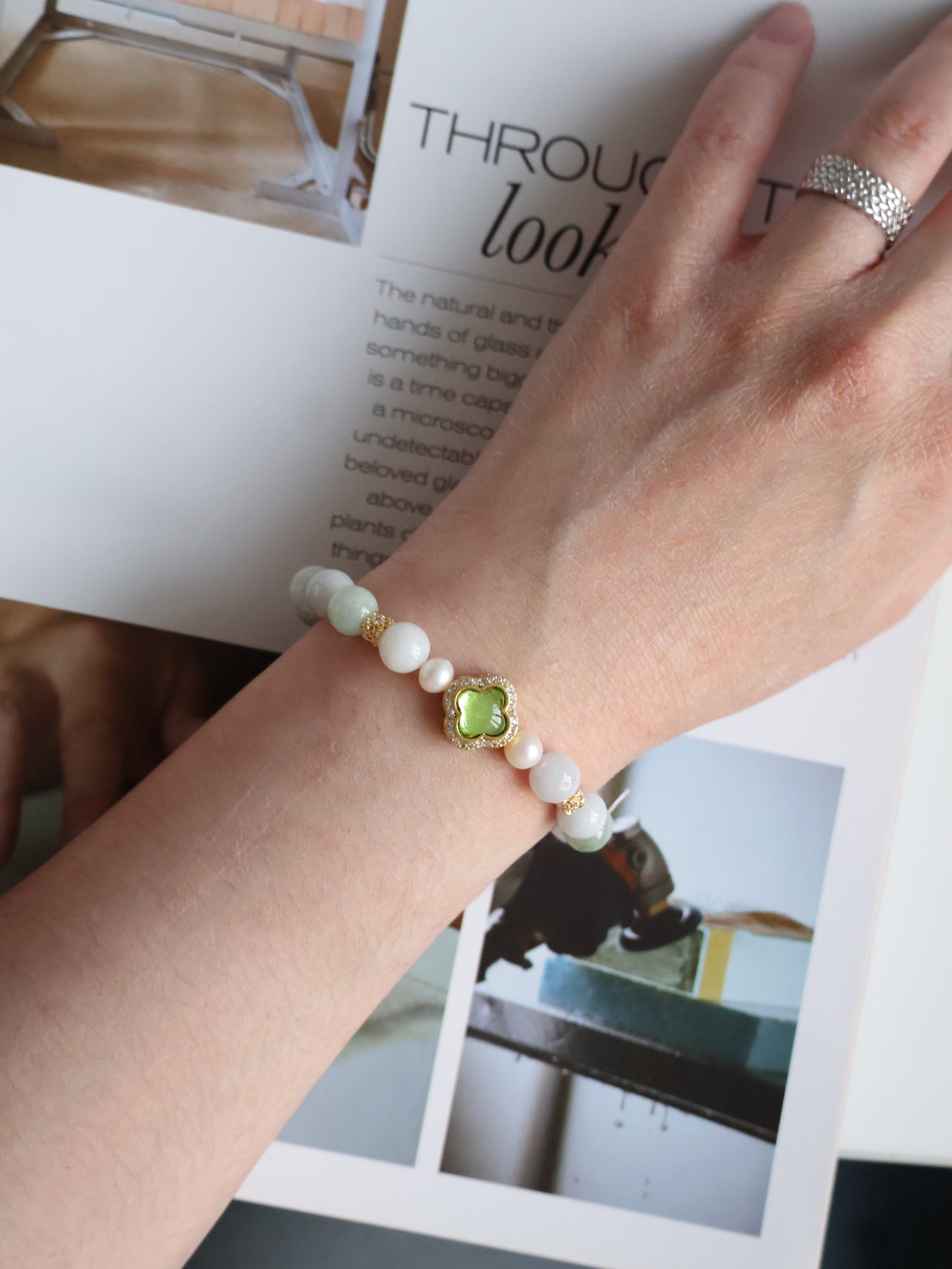 Green Jadeite & Freshwater Pearl Crystal Bracelet with Clover Charm (String Through) — Elowee | 8mm (Elastic)